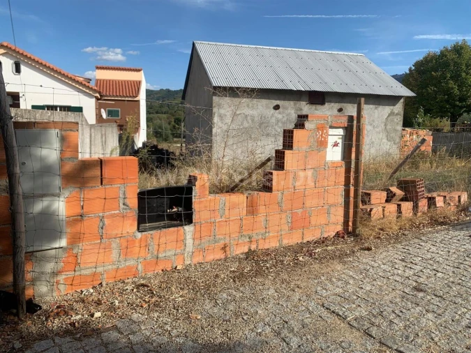 Terreno para Venda em Telhado