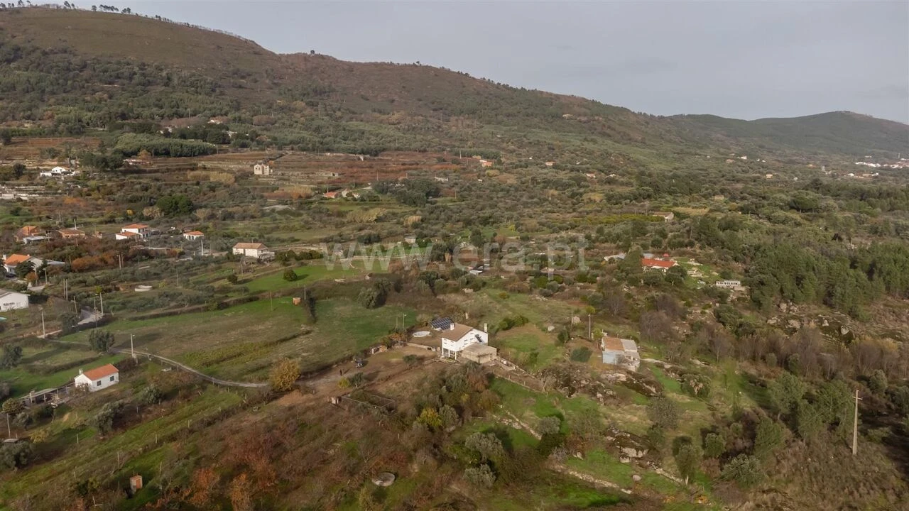 Moradia T3 para Venda em Alpedrinha Foto 4