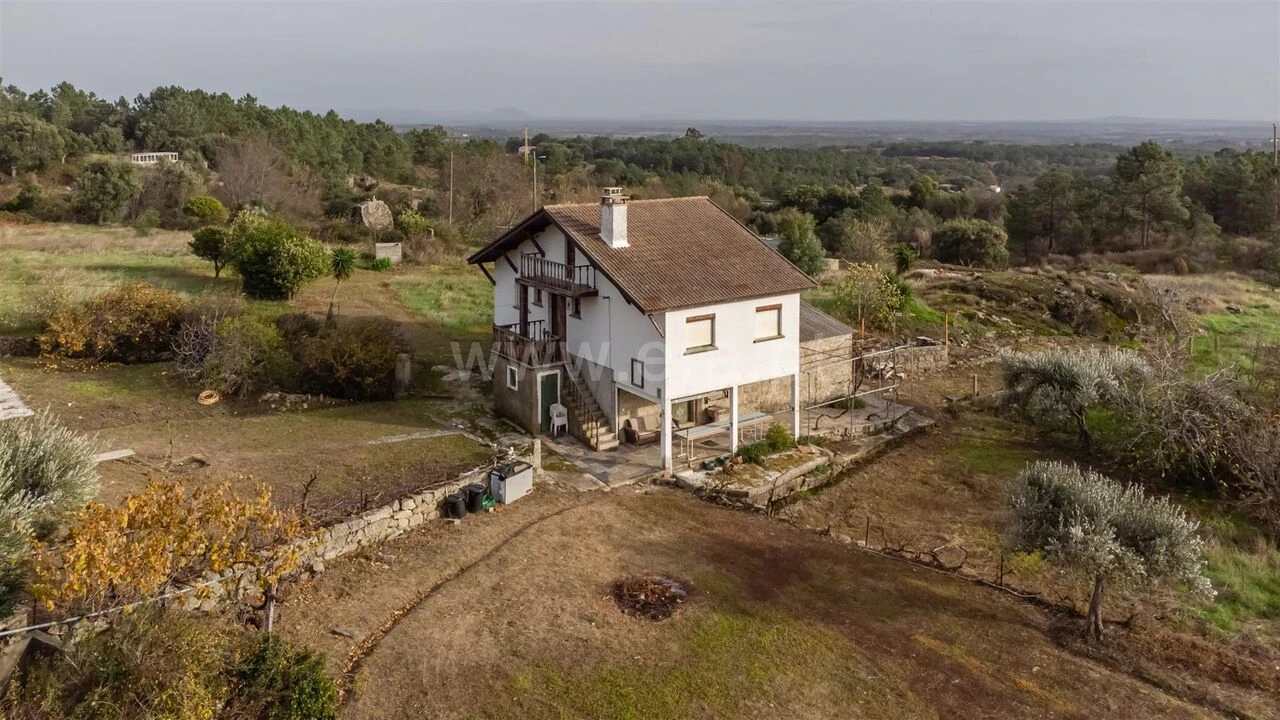 Moradia T3 para Venda em Alpedrinha Foto 1