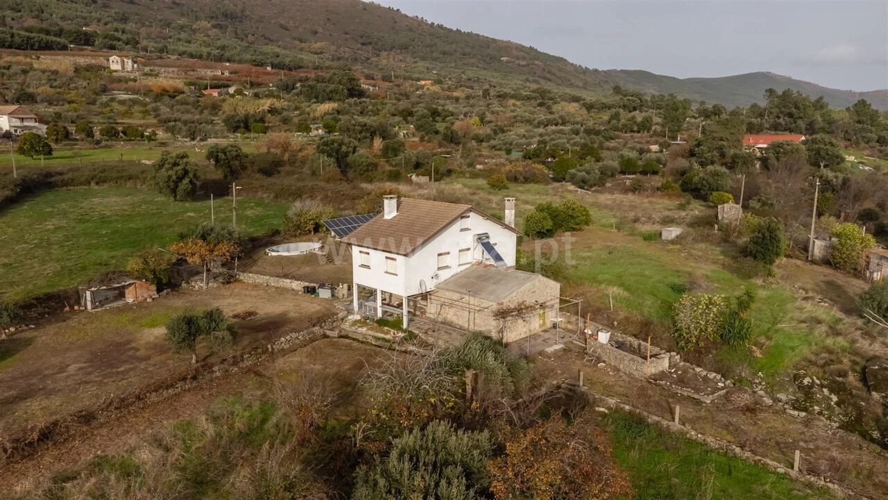 Moradia T3 para Venda em Alpedrinha Foto 2