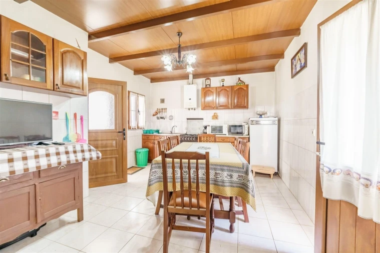 Moradia T4 para Venda em Pero Viseu Foto 3