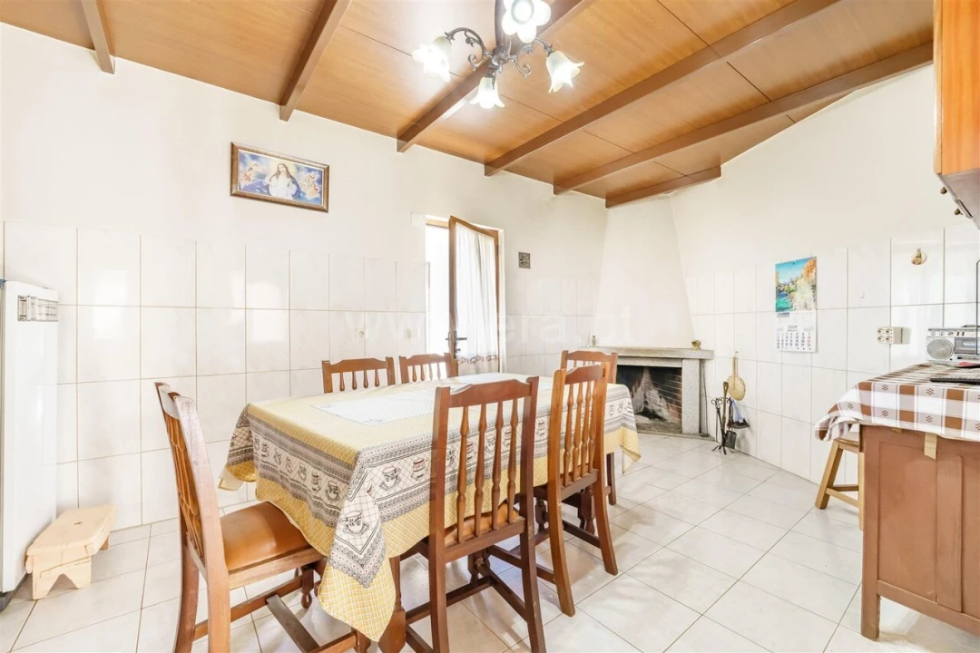 Moradia T4 para Venda em Pero Viseu Foto 4