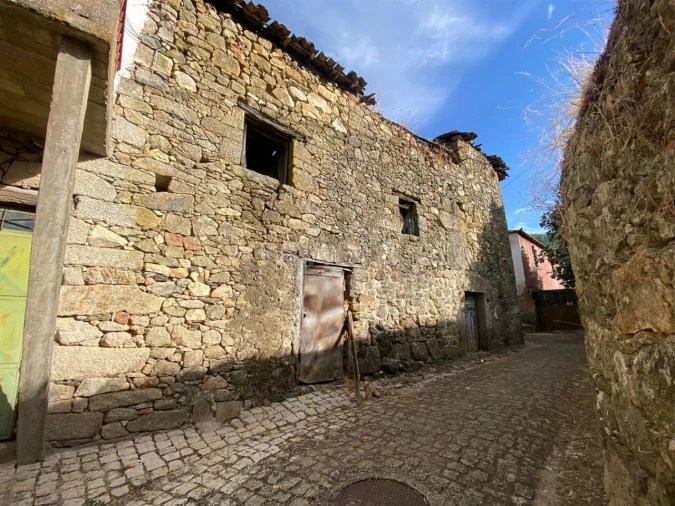 Moradia T1 para Venda em Fundão, Valverde, Donas, A. Joanes, A. Nova Cabo Foto 1