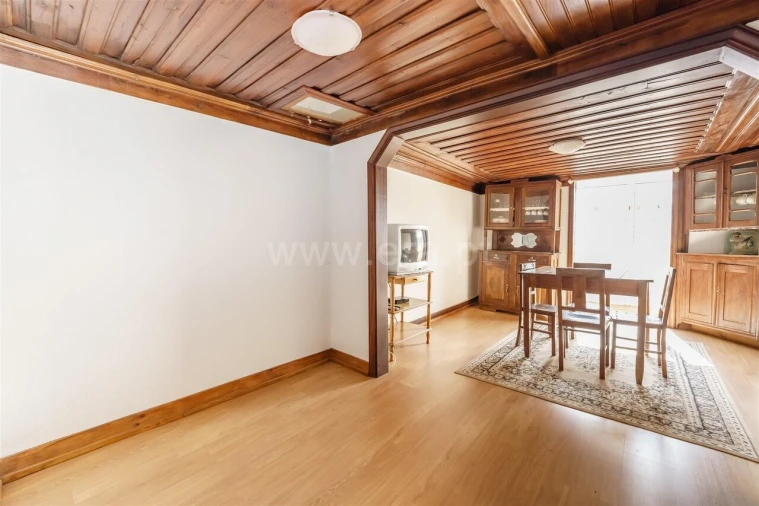 Moradia T2 para Venda em Alcaide Foto 8