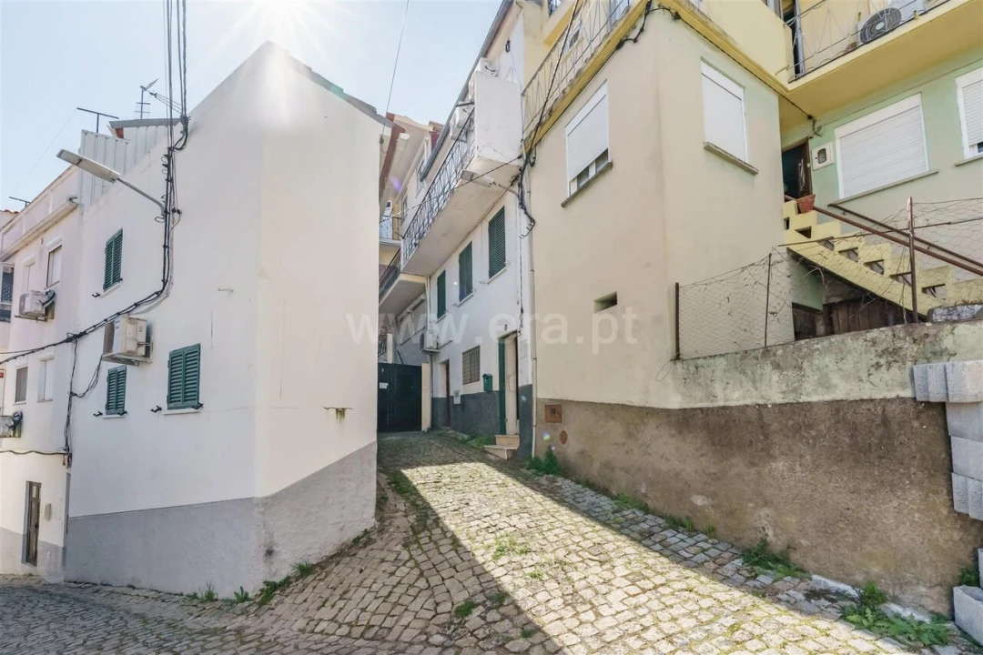 Moradia T3 para Venda em Silvares Foto 1