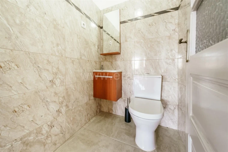 Moradia T4 para Venda em Caria Foto 19