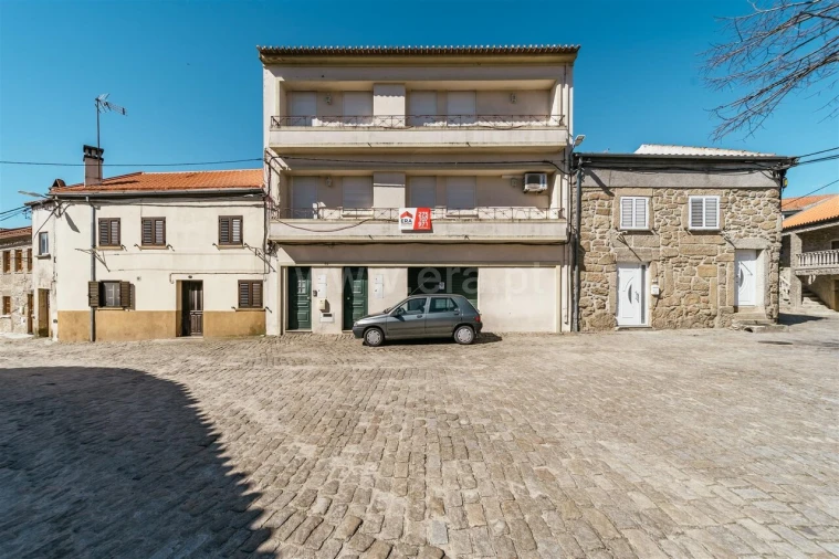 Moradia T4 para Venda em Caria Foto 1