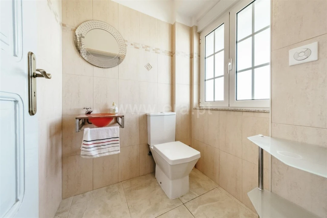 Moradia T4 para Venda em Caria Foto 9