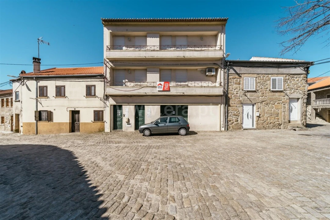 Moradia T4 para Venda em Caria Foto 1