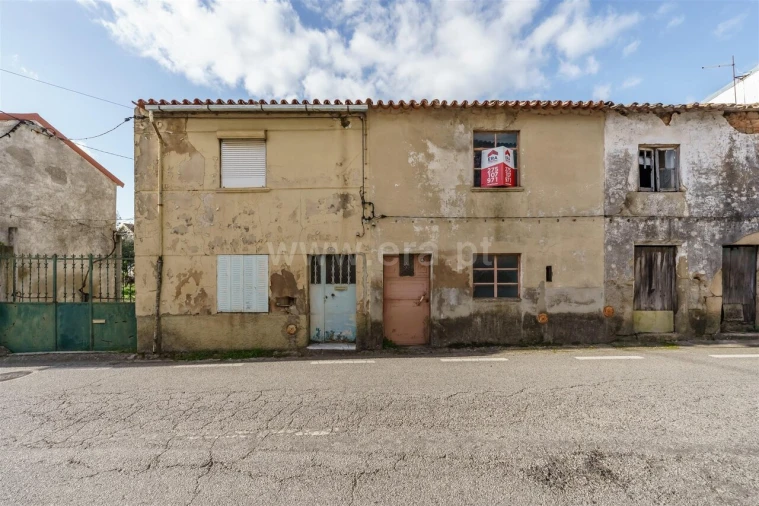 Moradia T2 para Venda em Fatela Foto 4