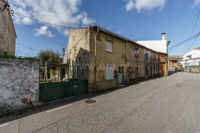 Moradia T2 para Venda em Fatela Foto 3