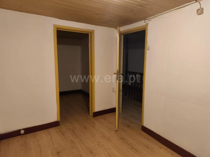 Moradia T2 para Venda em Telhado Foto 9