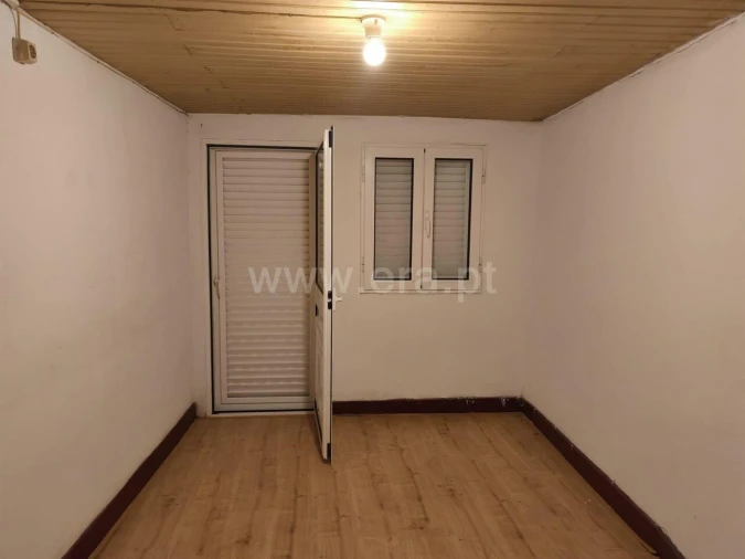 Moradia T2 para Venda em Telhado Foto 11