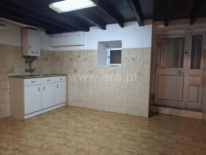 Moradia T2 para Venda em Telhado Foto 5