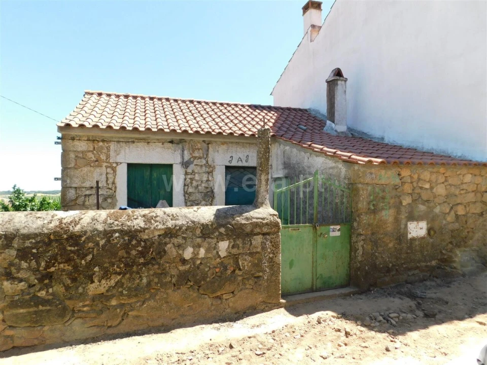 Moradia T1 para Venda em Capinha Foto 1