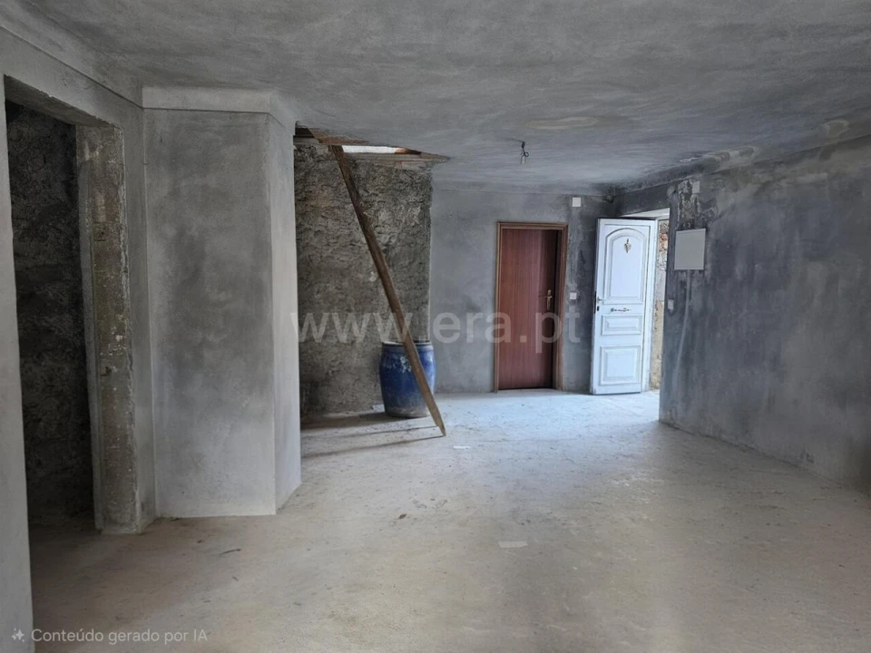 Moradia T2 para Venda em Barroca Foto 3