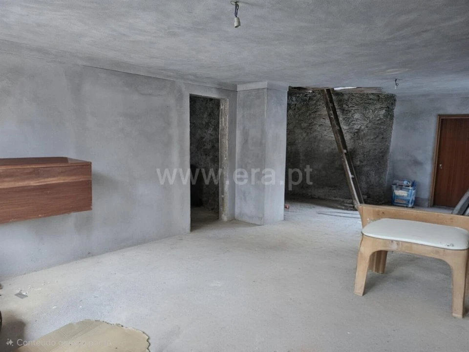 Moradia T2 para Venda em Barroca Foto 2