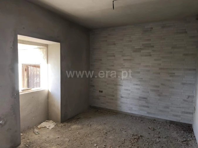 Moradia T2 para Venda em Penha Garcia Foto 7