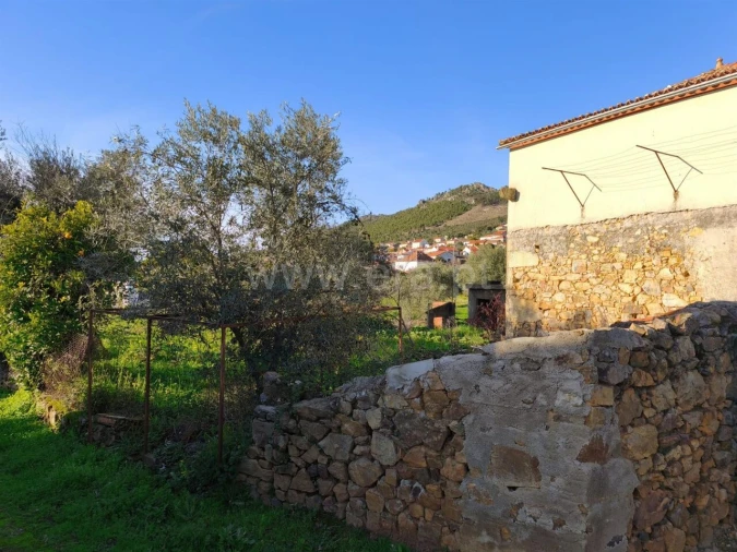 Moradia T2 para Venda em Penha Garcia Foto 18