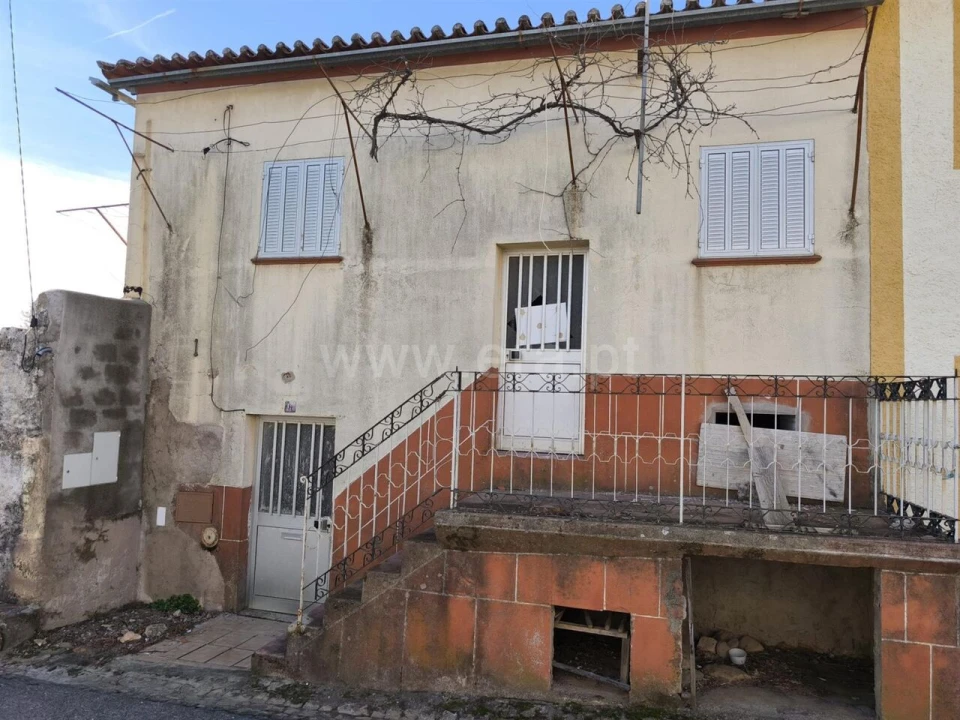 Moradia T2 para Venda em Penha Garcia Foto 2