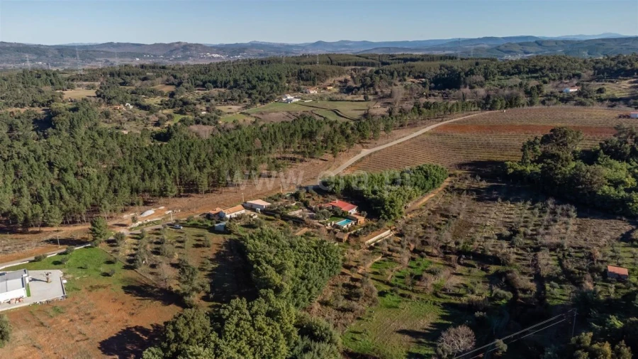 Quinta T0 para Venda em Fatela Foto 2