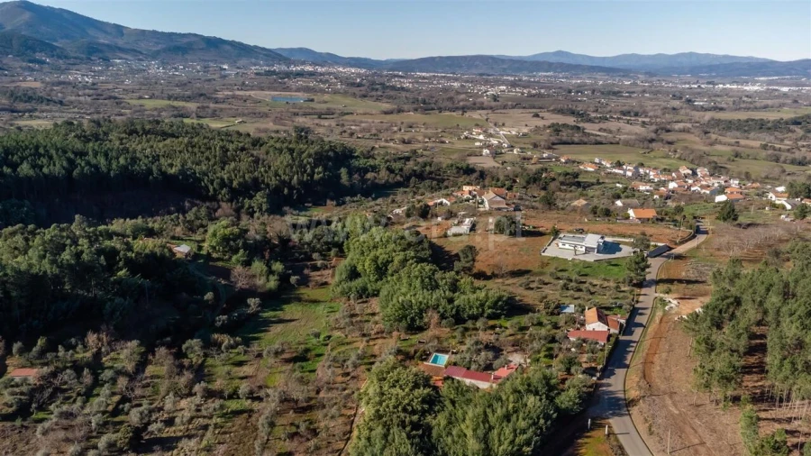 Quinta T0 para Venda em Fatela Foto 4