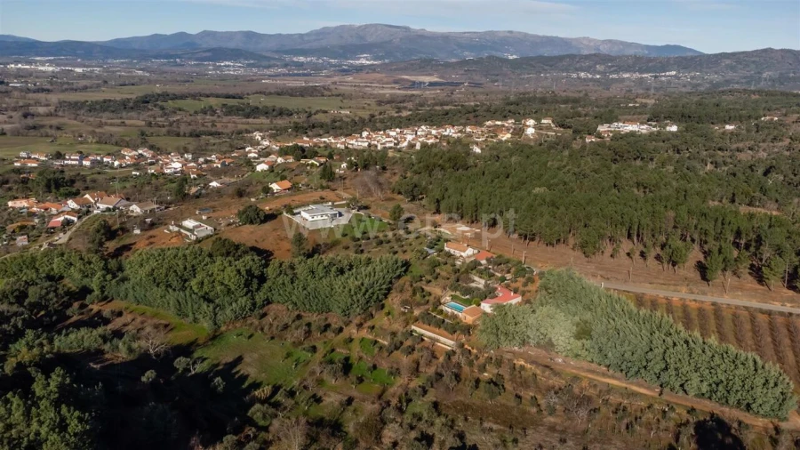 Quinta T0 para Venda em Fatela Foto 3