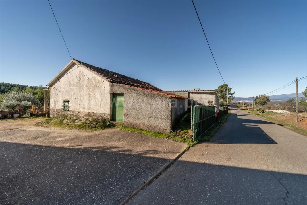 Quinta T0 para Venda em Fatela Foto 9