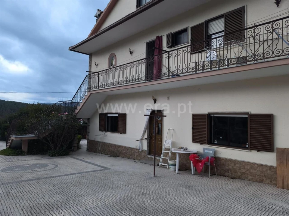 Moradia T4 para Venda em Souto da Casa Foto 1