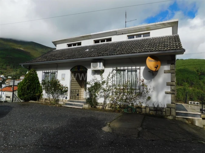 Moradia T5 para Venda em São Jorge da Beira Foto 1