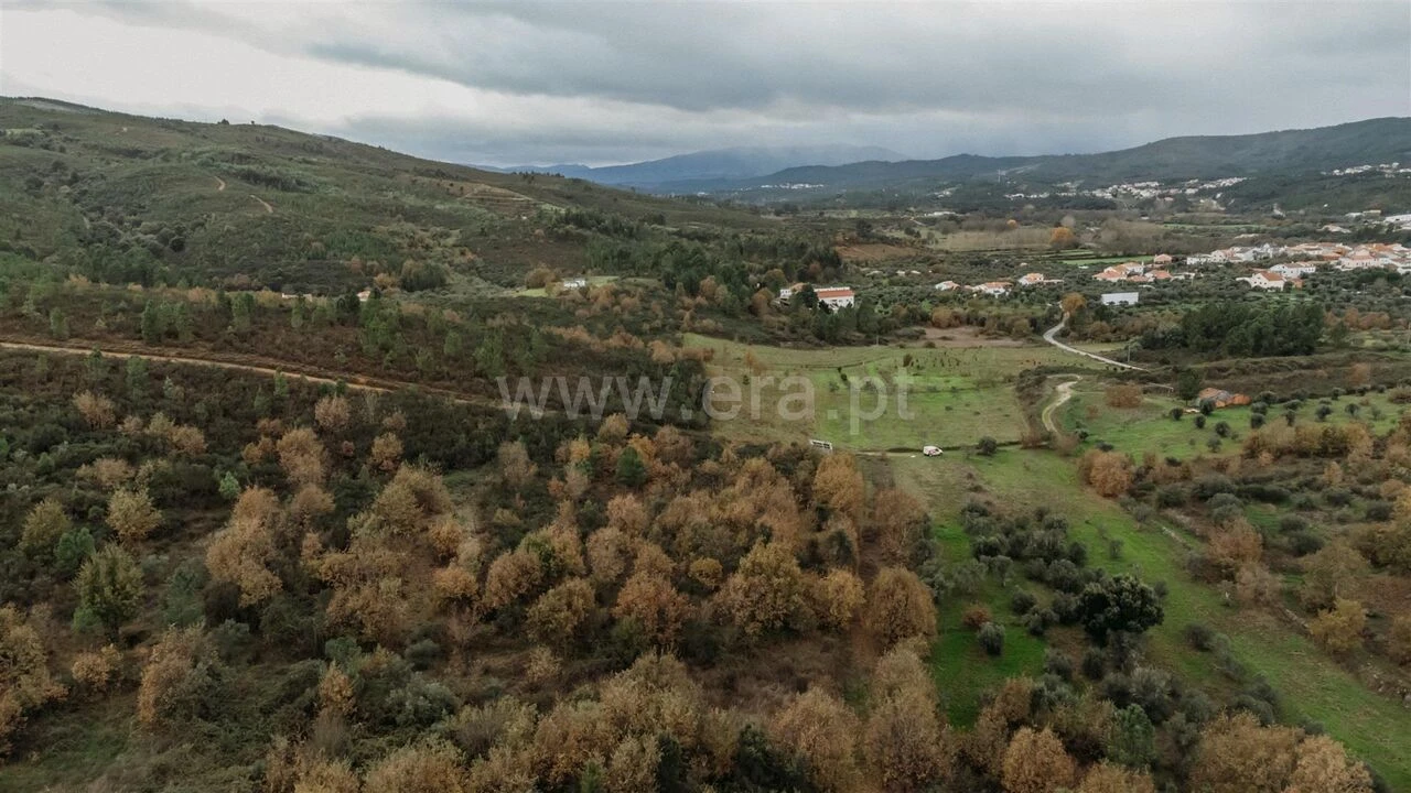 Terreno para Venda em Alcaria Foto 3