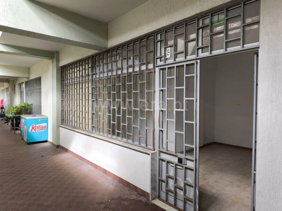 Loja para Venda em Fundão, Valverde, Donas, A. Joanes, A. Nova Cabo Foto 1