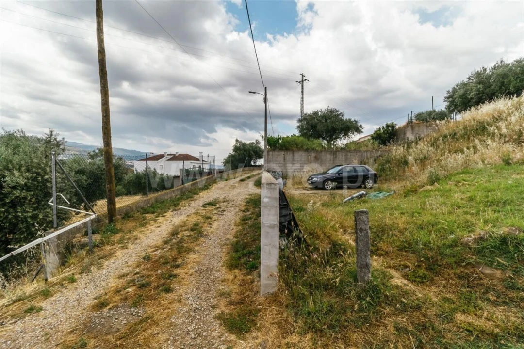 Terreno para Venda em Alcaria Foto 14