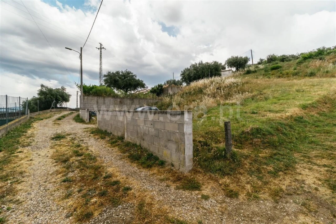 Terreno para Venda em Alcaria Foto 5