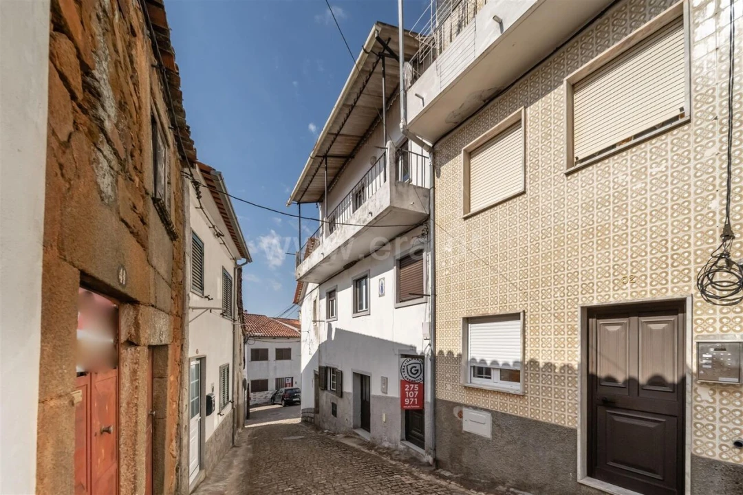 Moradia T3 para Venda em Souto da Casa Foto 1