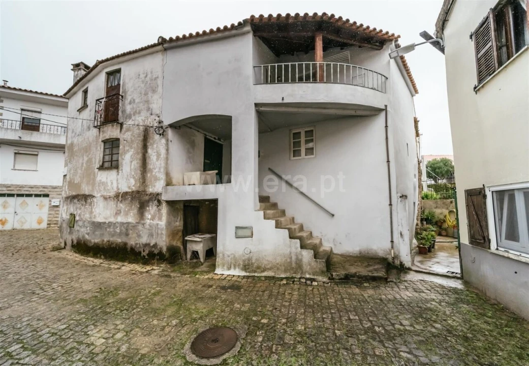 Moradia T0 para Venda em Alcaria Foto 1