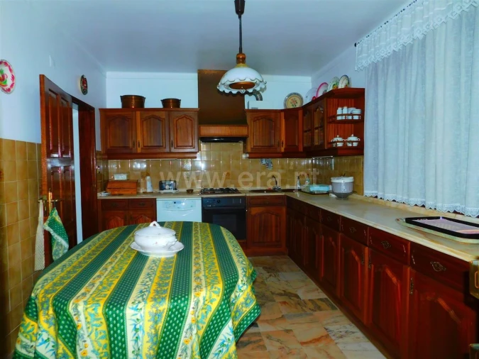 Moradia T4 para Venda em Dornelas do Zezere Foto 2