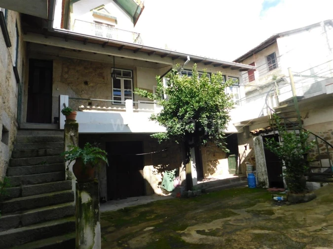 Moradia T4 para Venda em Alcaria Foto 3