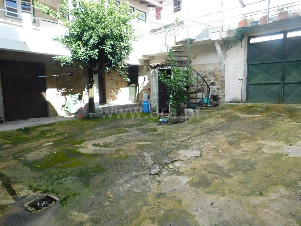 Moradia T4 para Venda em Alcaria Foto 4