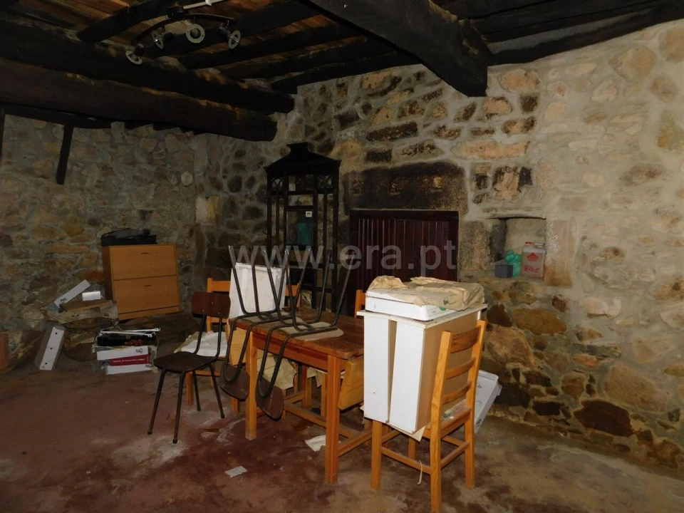 Moradia T4 para Venda em Alcaria Foto 19