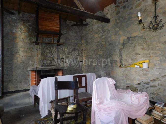 Moradia T3 para Venda em Alcaria Foto 7