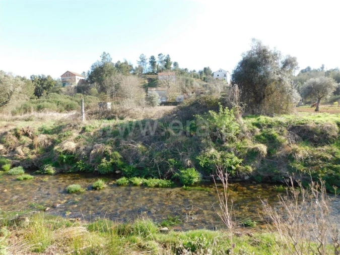 Terreno para Venda em Castelejo Foto 2