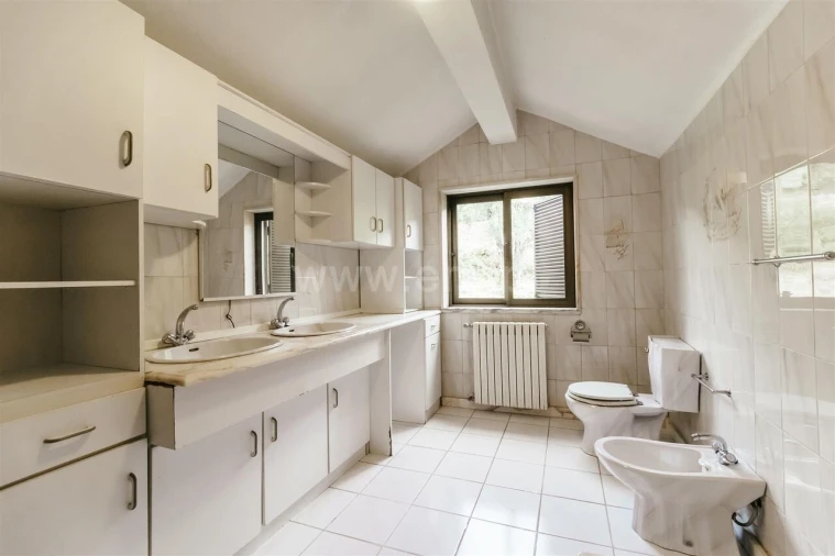 Moradia T5 para Venda em Cortes do Meio Foto 15