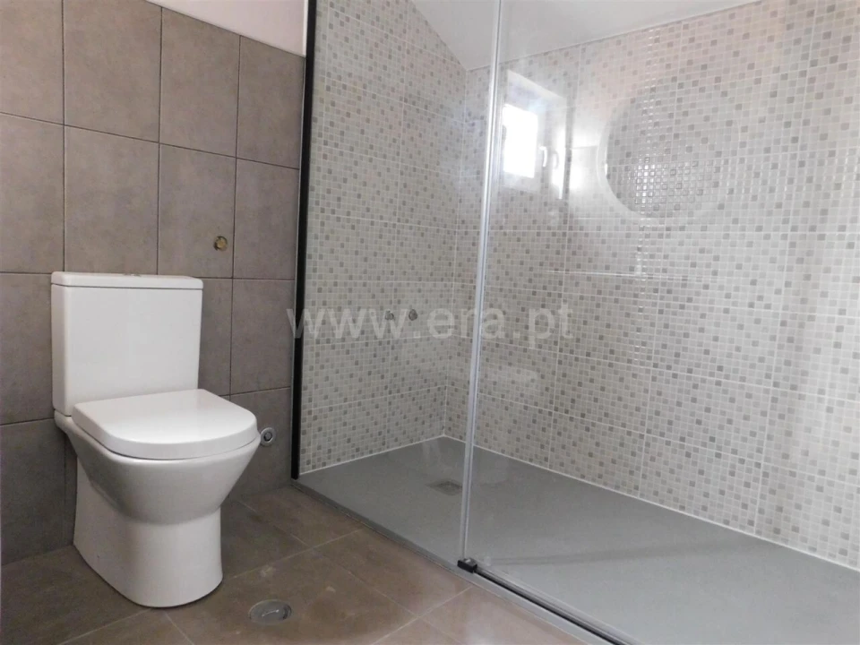 Moradia T5 para Venda em Cotimos Foto 13