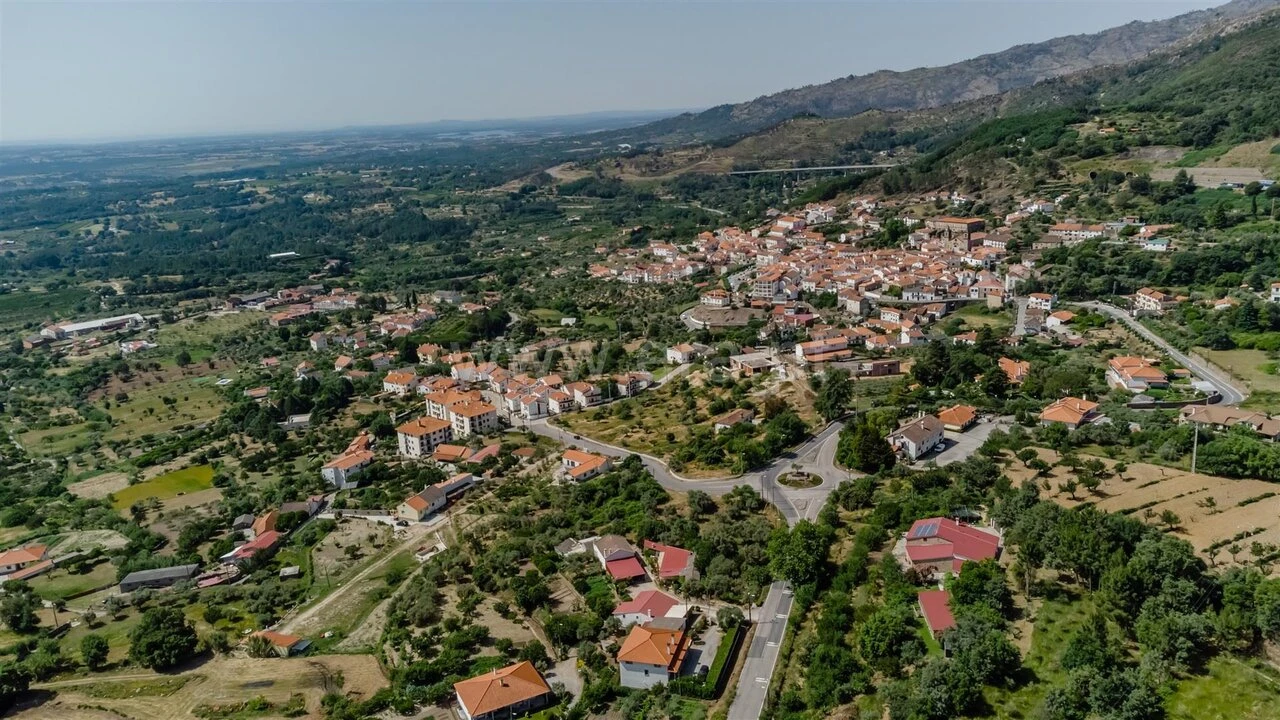 Terreno para Venda em Alpedrinha Foto 7
