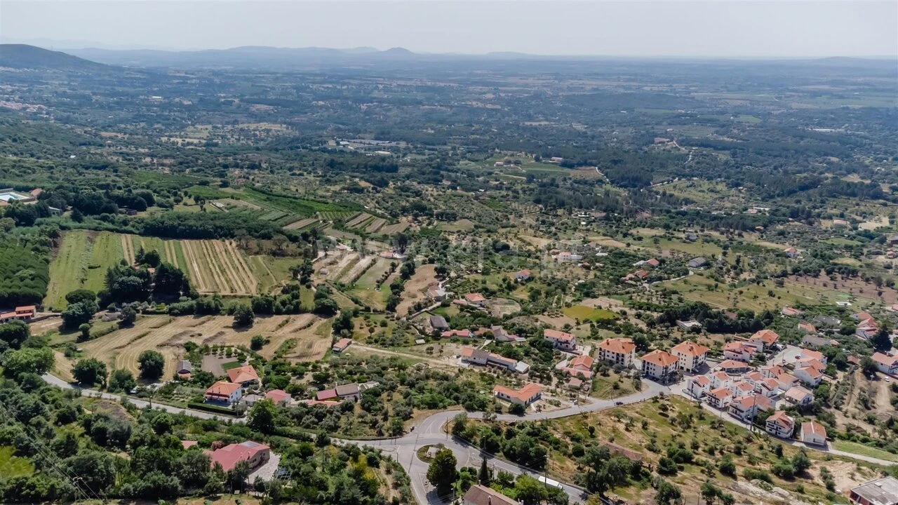 Terreno para Venda em Alpedrinha Foto 6