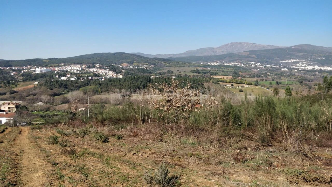 Terreno para Venda em Alcaria Foto 2