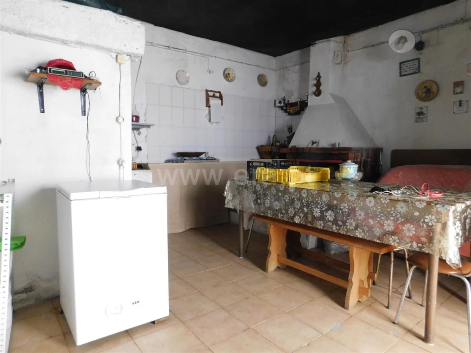 Moradia T3 para Venda em Alcaria Foto 3