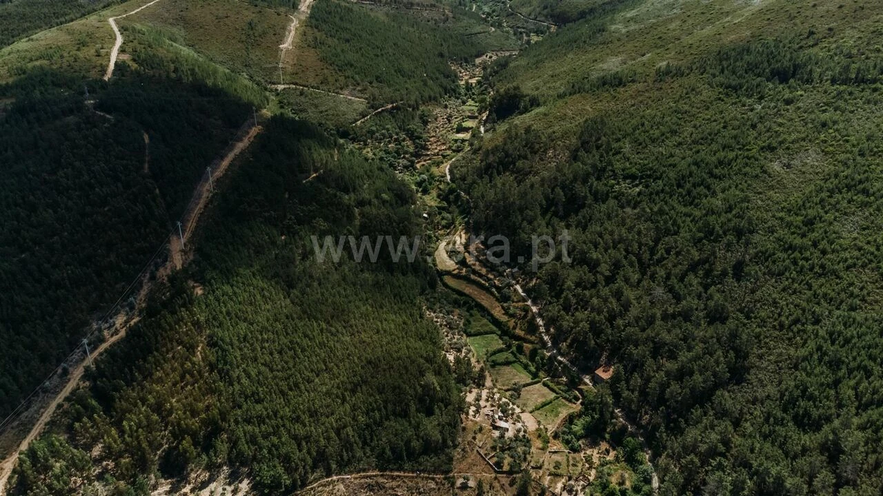 Terreno para Venda em Bogas de Cima Foto 8