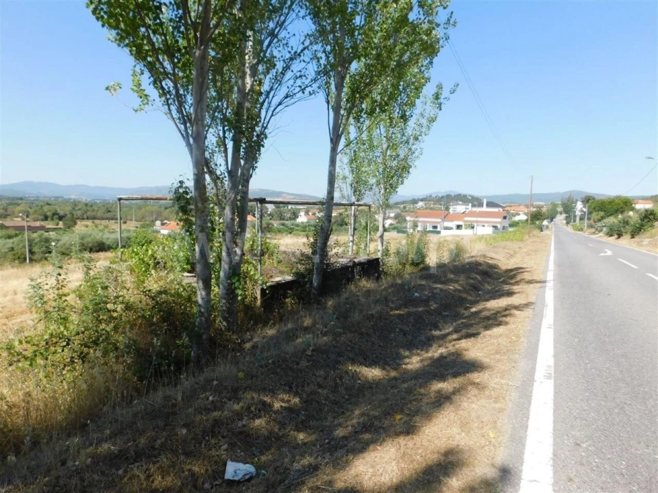 Terreno para Venda em Alcaria Foto 2